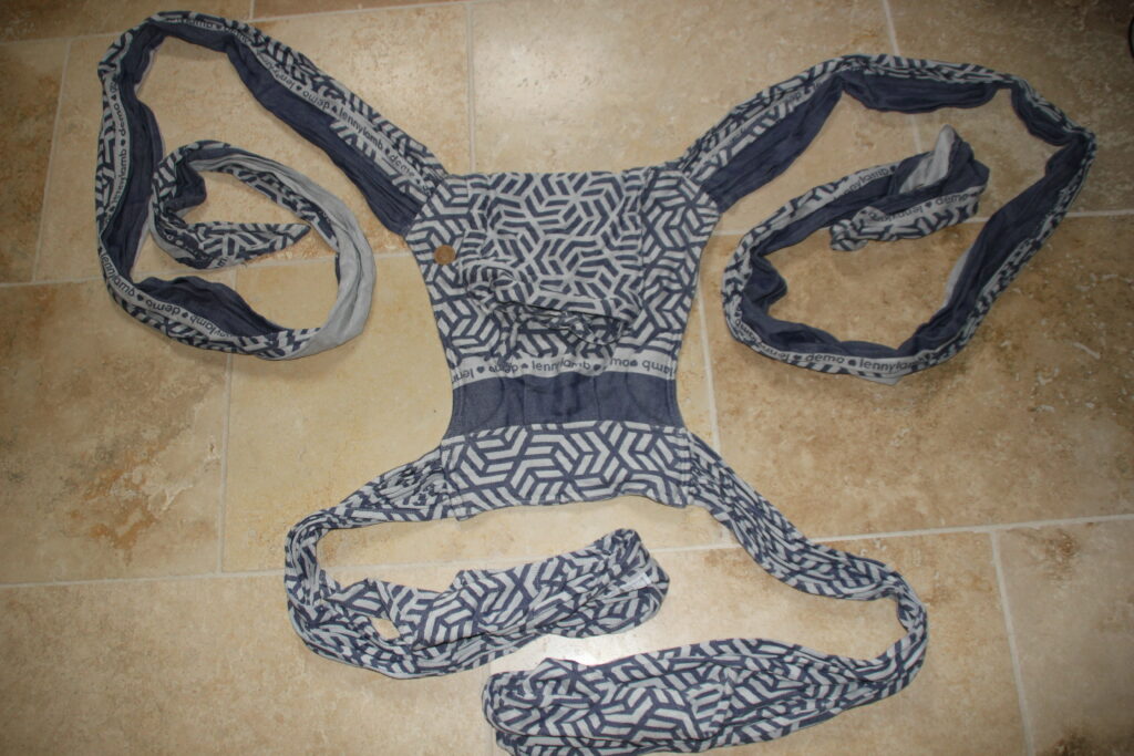 Photos Mei-Tai pour bébés : lennylamb wraptai carrier minisize